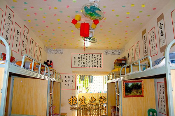 校园风光秀丽