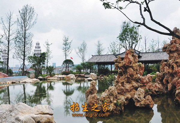 与西南科技大学毗邻