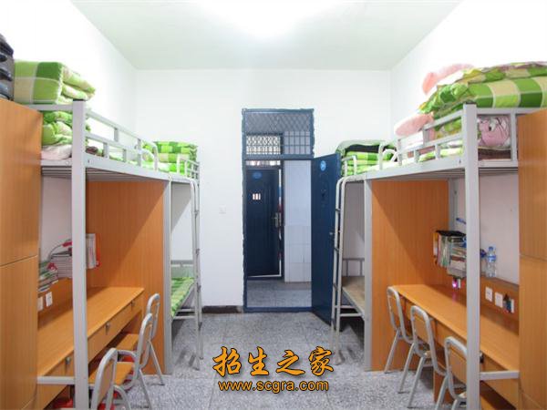 建有实验实训室60多个（间）