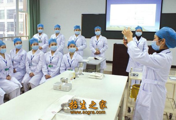 市政府将自贡市最大的两所三级甲等综合