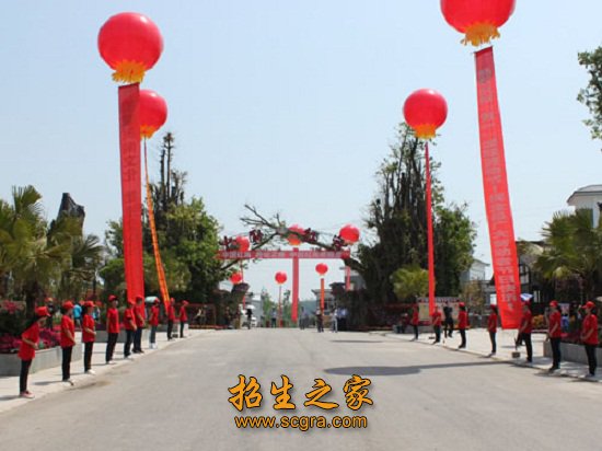 正在筹建校园中心职教大花园