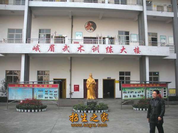 澳门永利注册手机版下载2000余人