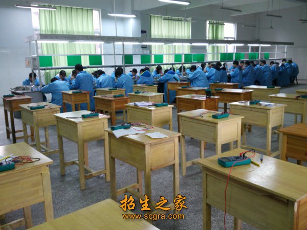 校企共建实训基地40个