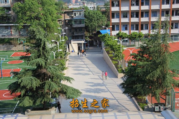 在校澳门永利平台功能入口近4000人