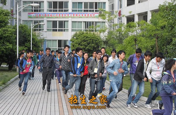 服装制作室等教学设备设施