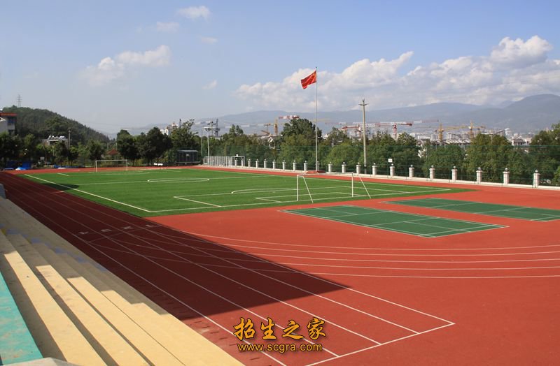 三是中专层次合作