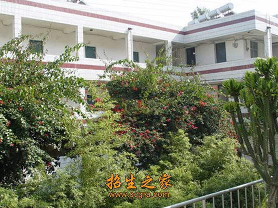 南校区建有综合实习工厂