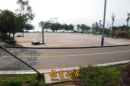 均位于西昌市海滨南路
