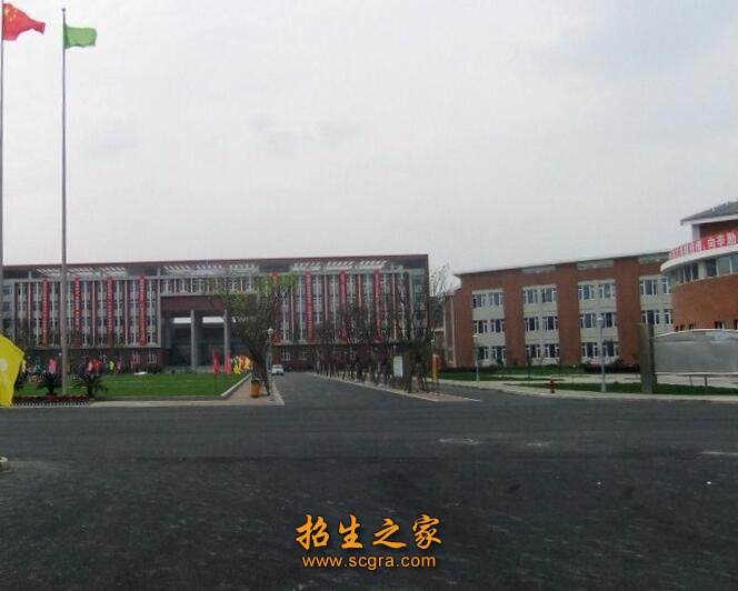 满足就业需求”为办学宗旨