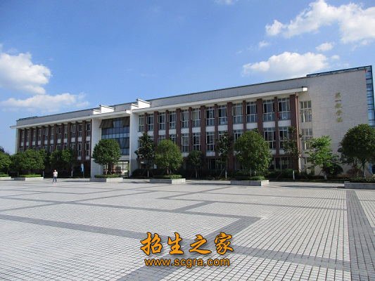 新校区教学仪器设备先进齐全