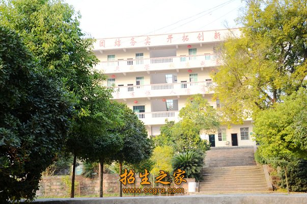 继去年新安装了20台电子白板后