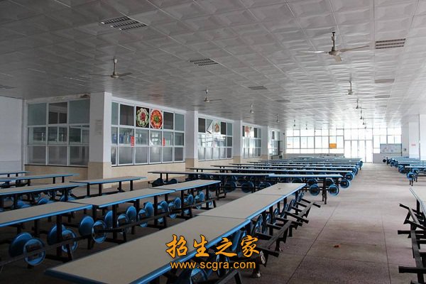 下属交苑驾校是全国驾协常务副理事长单