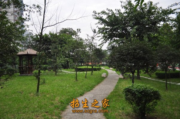 体魄健壮的现代职业人”为办学目标