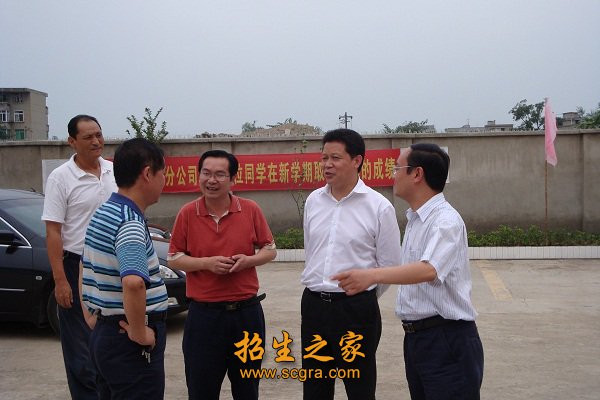 校园环境优美