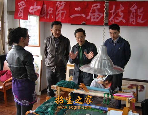 在职教职工102人