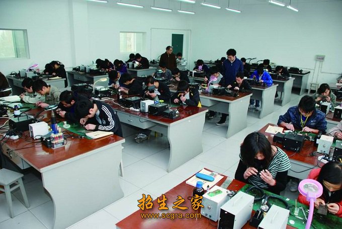 馆藏纸质图书54万册