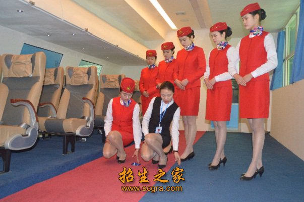 因此培养具备航空医护救助和航空服务双