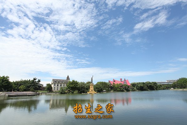 适时调整专业结构