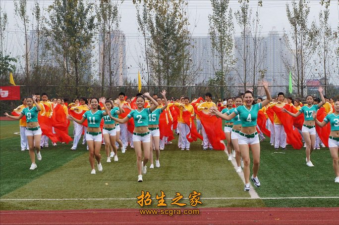 具有博士