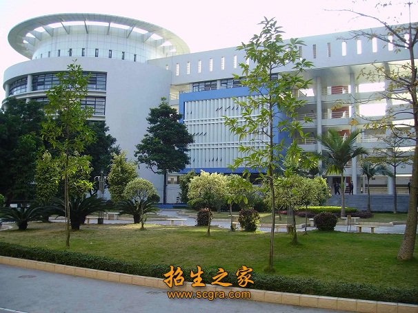主动适应政法事业发展的需要