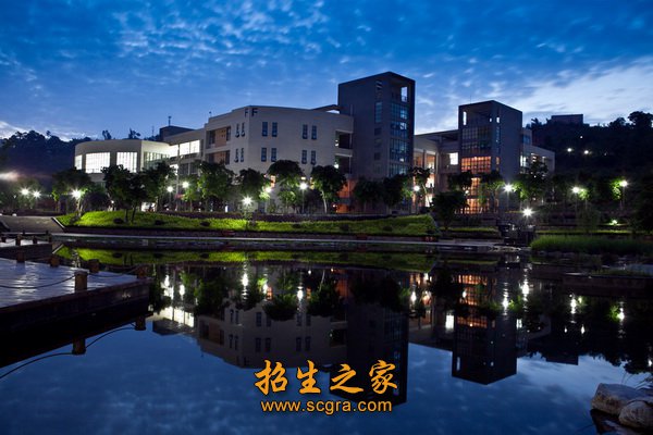 专任教师中具有硕士学位以上320人