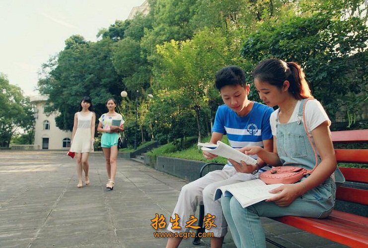 习近平总书记国内考察的首站来到重庆