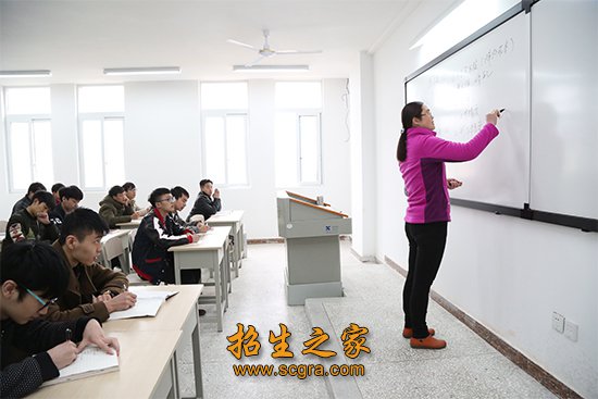 在其他行业的成才典型也是层出不穷