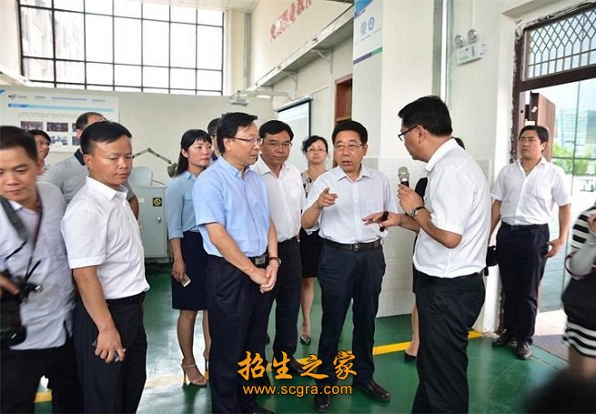 高级讲师占34.7%