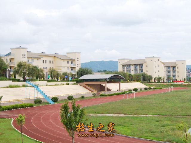 现有图书馆2个
