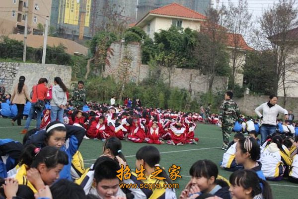 400米塑胶跑道的运动场