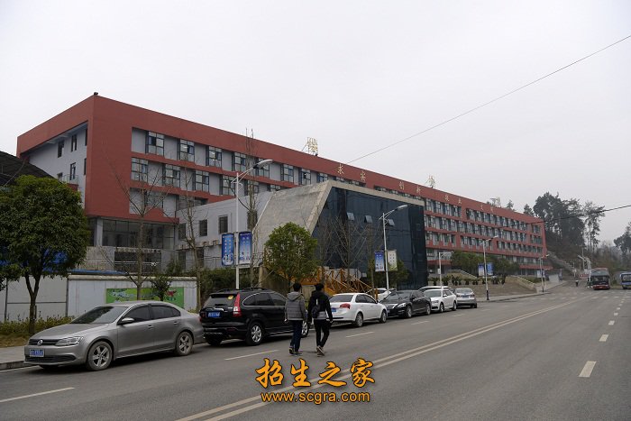 电子技术应用等16个专业