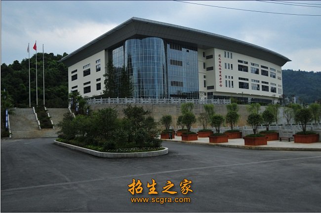 除完成规定的教学任务外