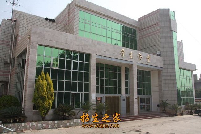 加拿大等国外的院校建立了良好的合作关