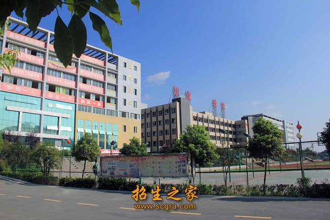 为社会经济建设培养了大批的高素质劳动