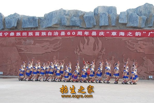 专业围绕产业办