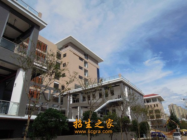 毕业生就业率连续6年在98%以上