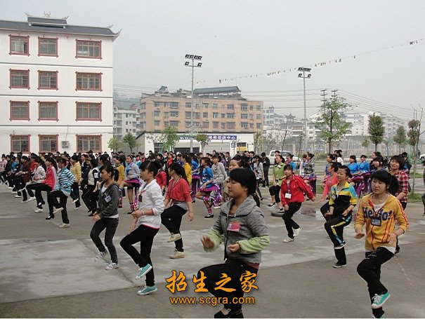 另外外聘教师11人