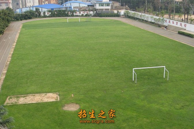 建有功能齐全的校园网和会计综合模拟实