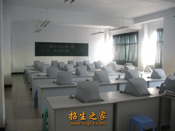 2008年10月加入了昆明财经商贸职