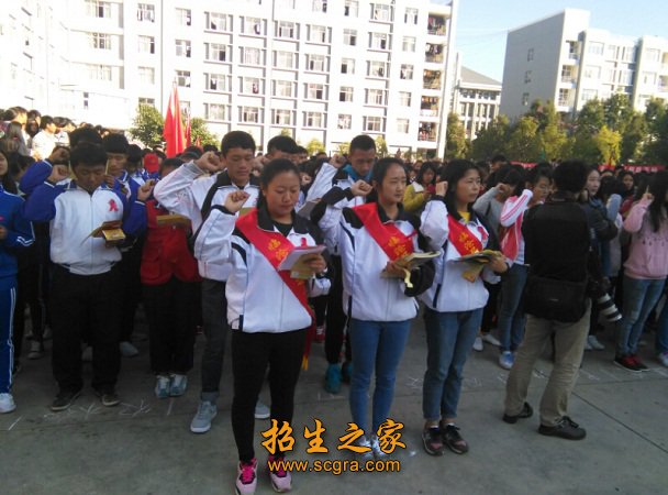 其中专任教师107人