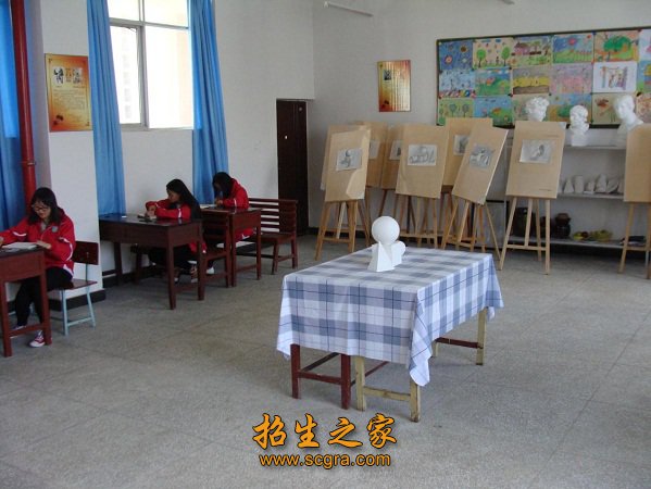 以创新谋未来”的办学理念