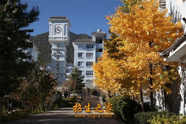 向社会输送了8700多名中专毕业生