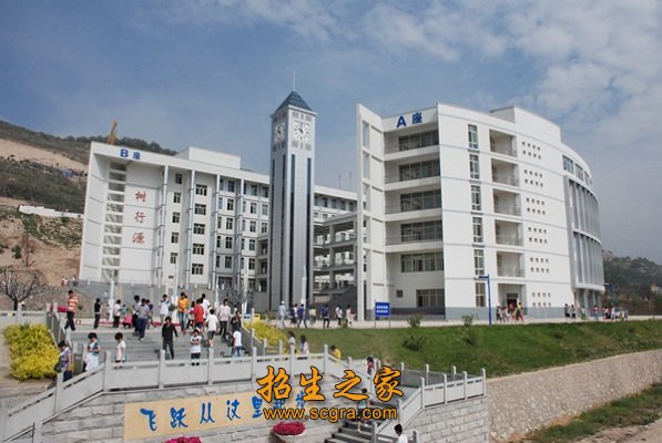 校舍总建筑面积30万平米