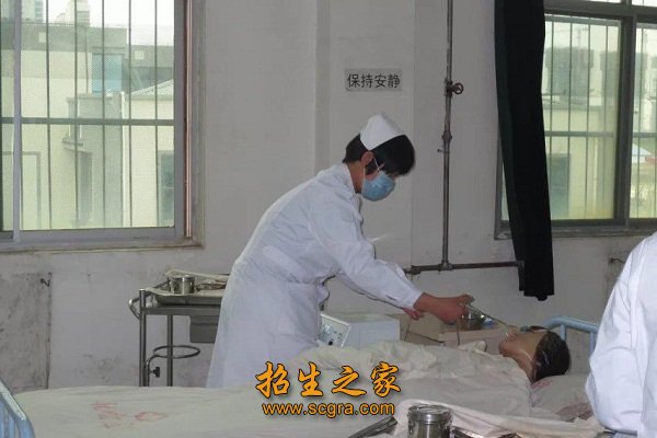 第三年带工资实习 口腔修复工艺 50