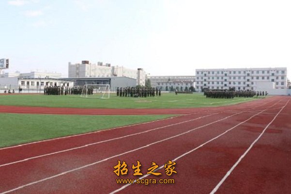 着力推行“校企合作