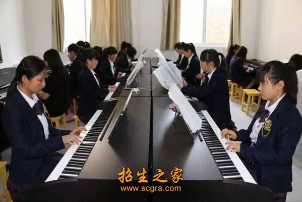 新能源汽车等理实一体化实训室和汽车整