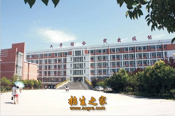 西北政法大学相毗邻