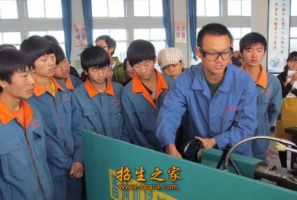 每年短期技术培训3200人次以上