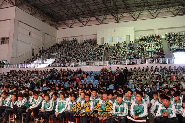 同题参见在全校师生中营造了浓厚的“技