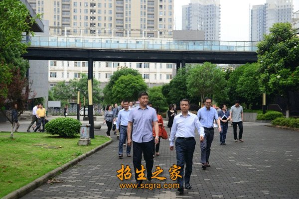创新”为校训